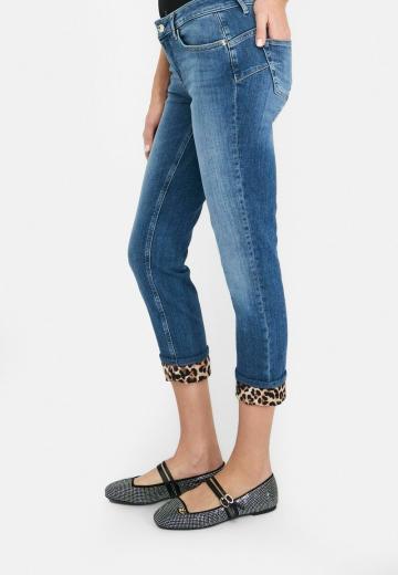 Короткие джинсы