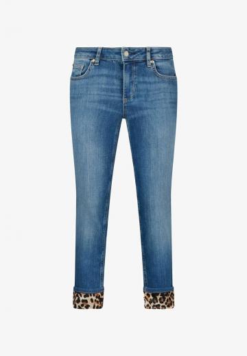 Короткие джинсы