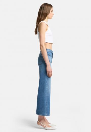 Короткие джинсы