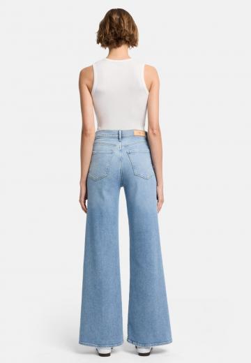 Клешеные джинсы