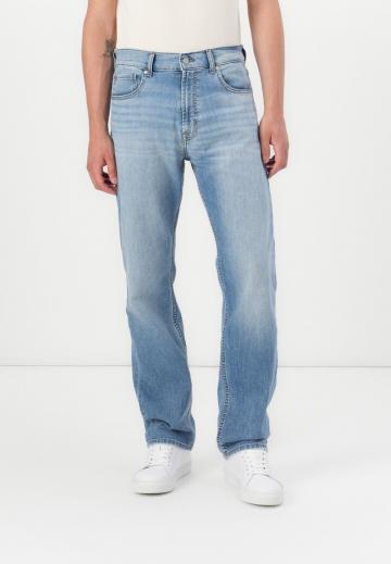 Прямые джинсы