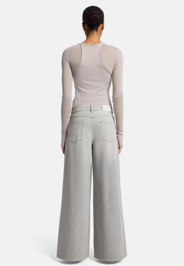 Клешеные джинсы