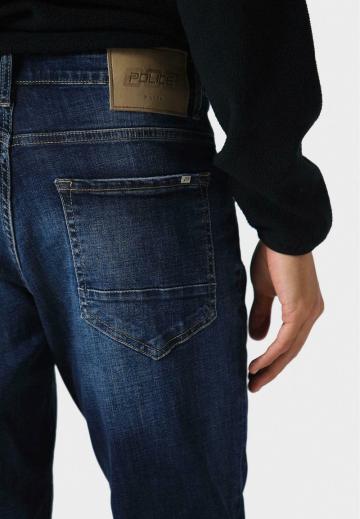 Узкие джинсы