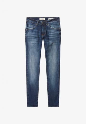 Узкие джинсы