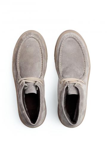 Ботинки на шнуровке