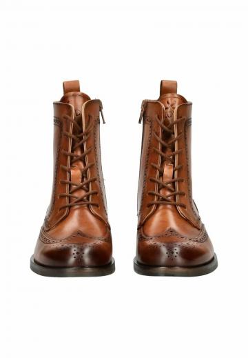 Ботинки на шнуровке