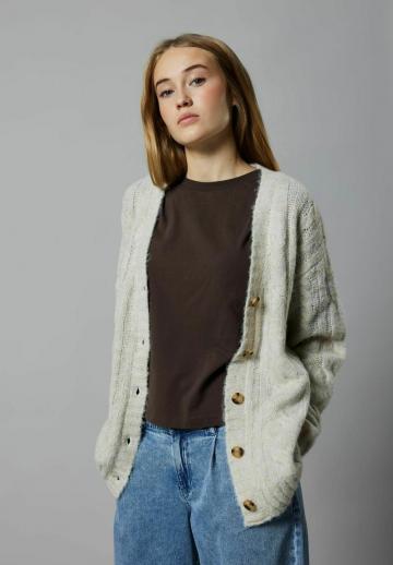 Вязаная кофта