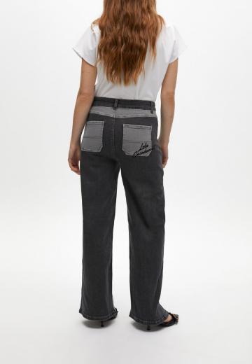 Прямые джинсы