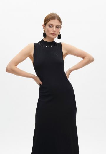 Вязаное платье