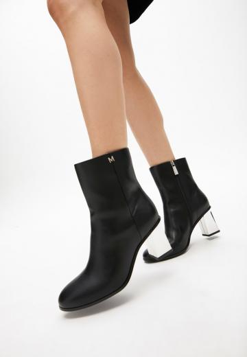 Полусапожки на высоком каблуке