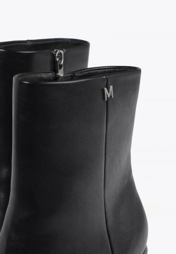 Полусапожки на высоком каблуке