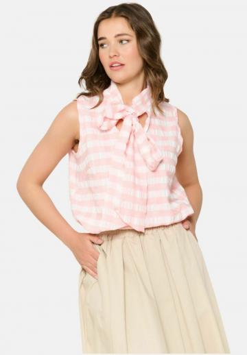 Блузка без рукавов