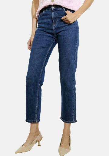 Короткие джинсы