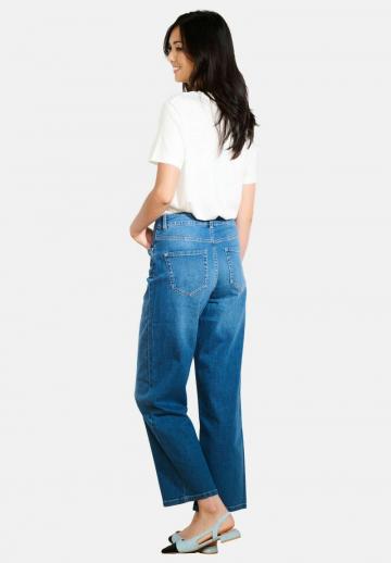 Короткие джинсы