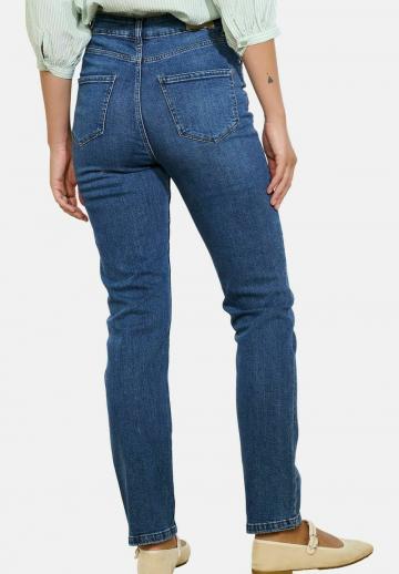 Прямые джинсы