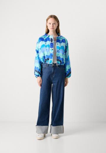 Короткая куртка