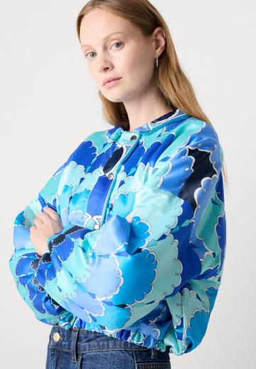 Короткая куртка