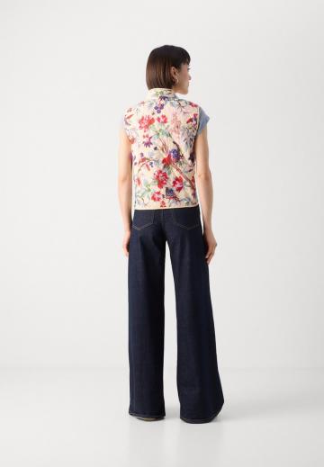 Джинсовая жилетка