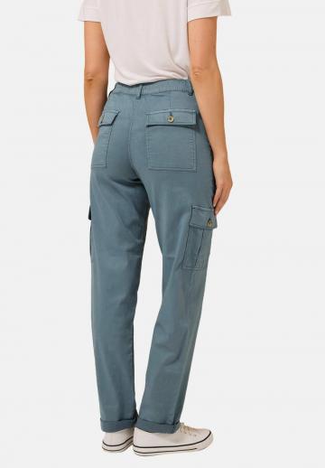 Брюки с накладными карманами