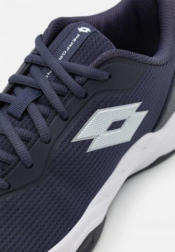 Теннисные кроссовки