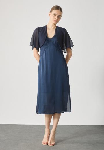 Короткий блейзер