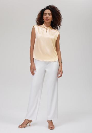 Блузка без рукавов