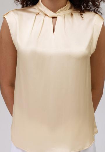 Блузка без рукавов