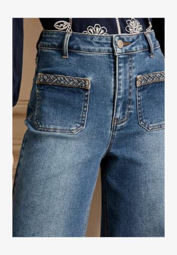 Клешеные джинсы