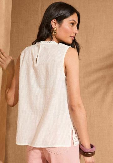 Блузка без рукавов
