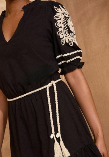 Короткое платье