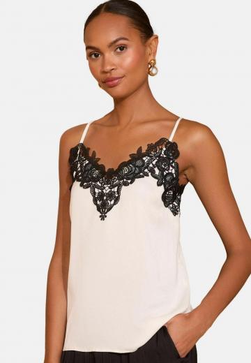 Топ на бретельках