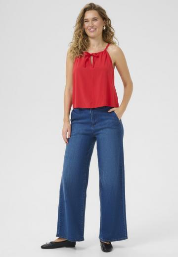 Топ на бретельках