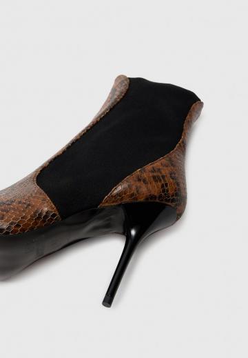 Высокие сапоги