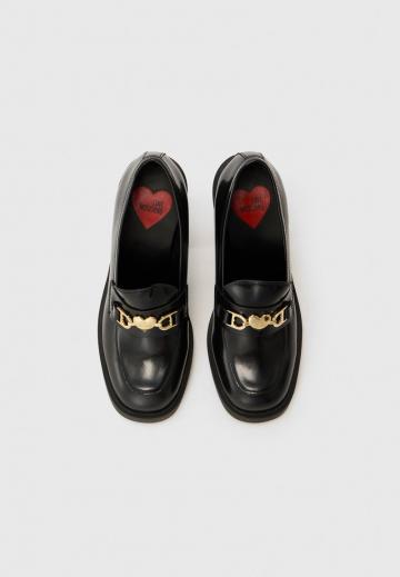 Туфли с высоким носом