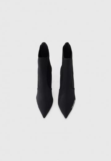 Высокие сапоги