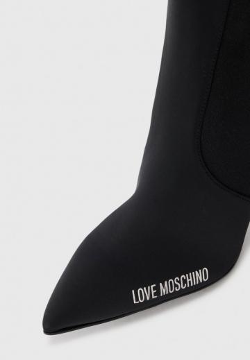 Высокие сапоги