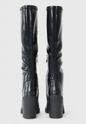 Высокие сапоги