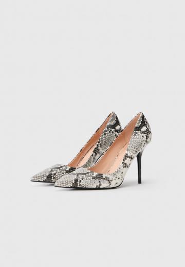 Туфли на высоком каблуке