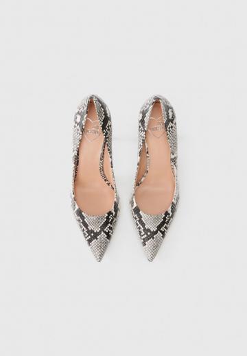 Туфли на высоком каблуке