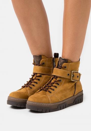 Ботинки на шнуровке