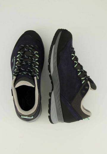 Походные ботинки