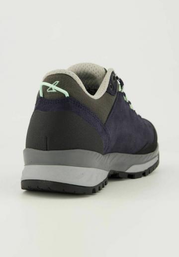 Походные ботинки