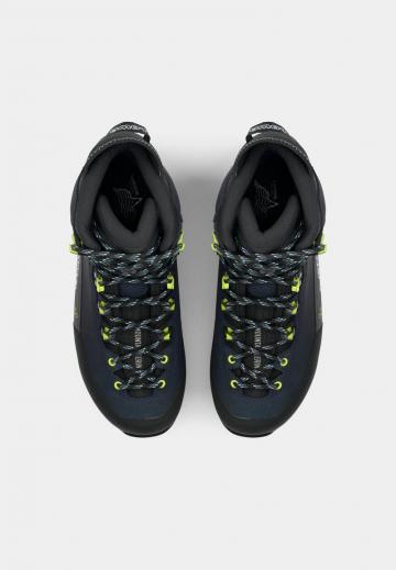 Походные ботинки