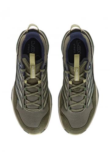 Походные кроссовки