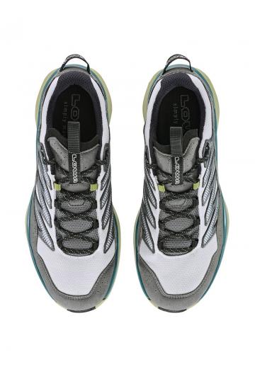 Походные кроссовки