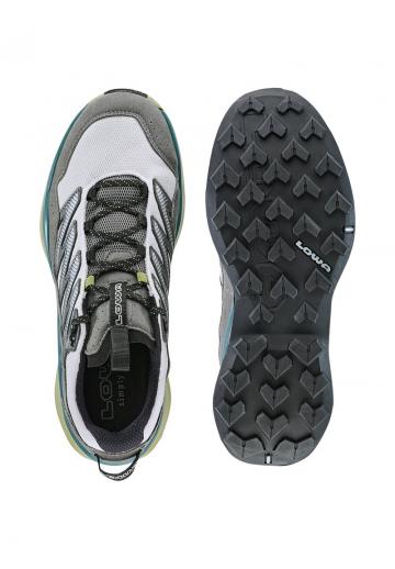 Походные кроссовки