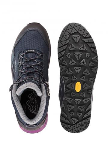 Походные ботинки