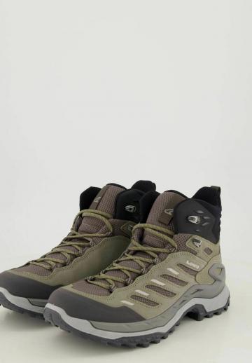 Походные ботинки