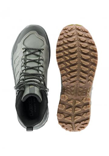 Походные ботинки