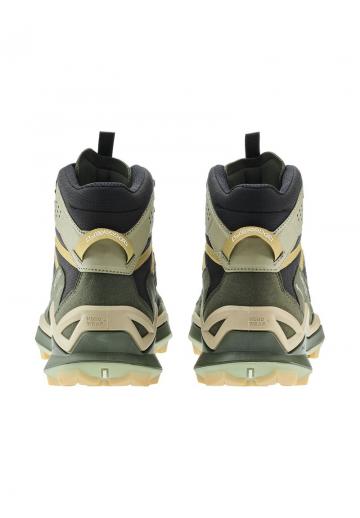 Походные ботинки